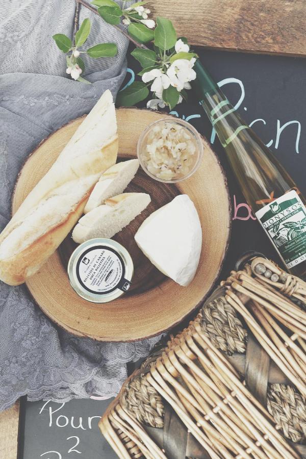 Domaine Steinbach Cidrerie B&B Distillerie Saint-Pierre-de-l'Ile-d'Orleans ภายนอก รูปภาพ