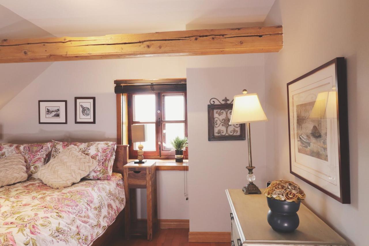 Domaine Steinbach Cidrerie B&B Distillerie Saint-Pierre-de-l'Ile-d'Orleans ภายนอก รูปภาพ